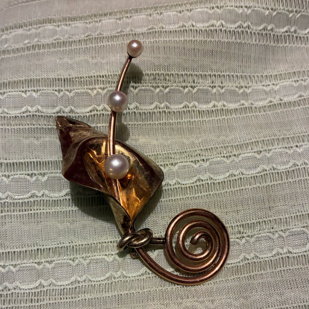 Art Deco 40s Jacques Kreisler Copper Gold Wash Calla Lily Brooch Cultured Pearls